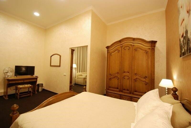 Фотографии номера Люкс в Гостинице Николь Волоколамск